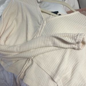 Adorable urban outfitters cropped sweater with tie